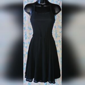 "Lulu's" Little Black Strappy Back Dress 🔥 Fits many sizes!